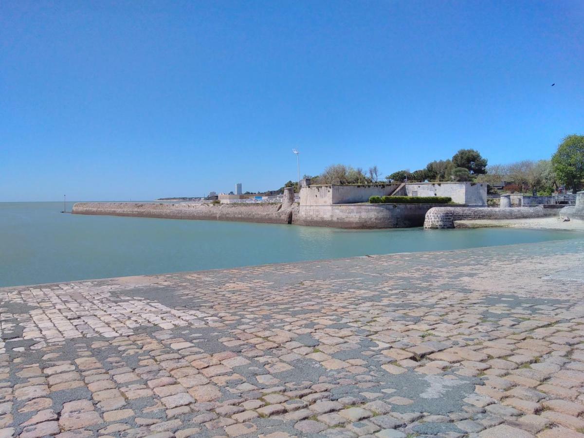 Апартаменти Sur Le Vieux Port, Centre De La Rochelle Ла-Рошель Екстер'єр фото